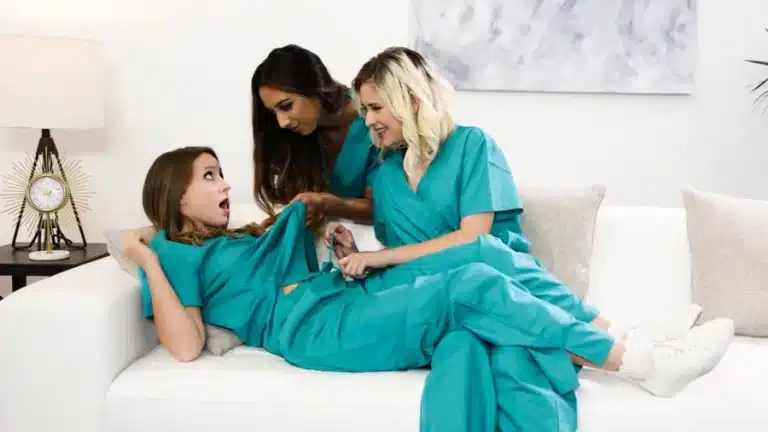 Maneira de cabeceira – Laney Grey, Kiarra Kai, Jessie Saint